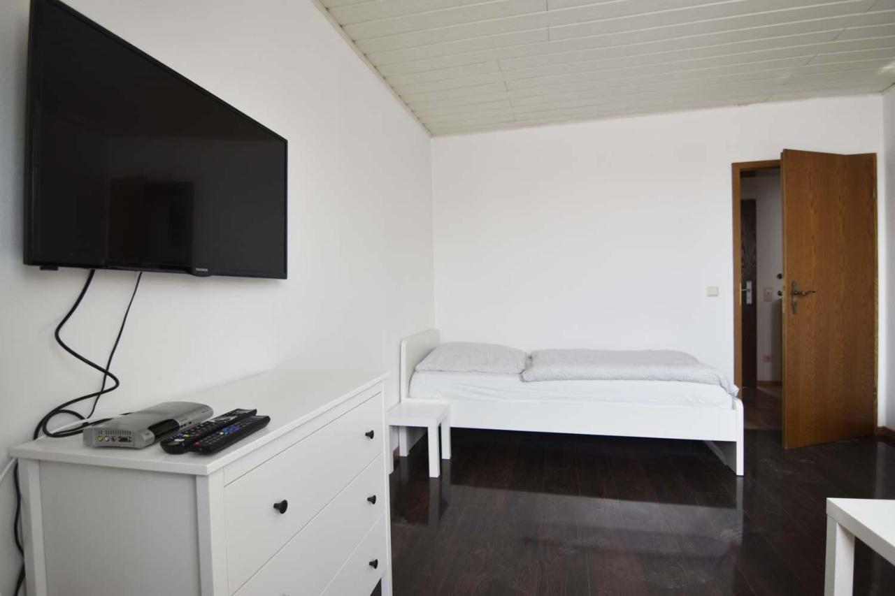 Cozy Worker Apartments Нидеркассель Экстерьер фото