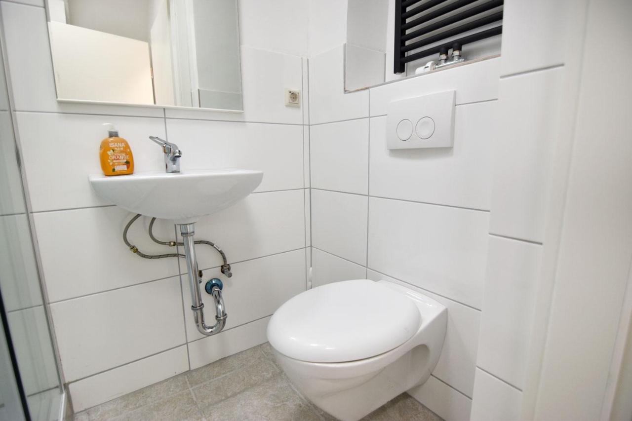 Cozy Worker Apartments Нидеркассель Экстерьер фото